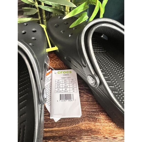 Crocs Classic Clogs 10001-001 in Black. Unisex Men Size 9, Women Size 11. NWT! - Picture 10 of 12